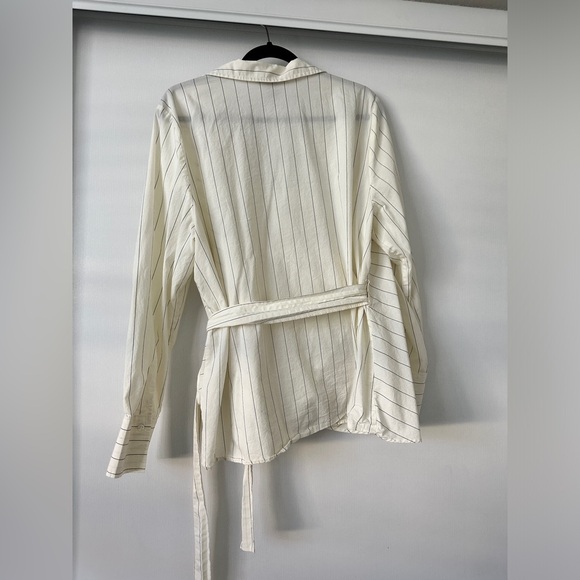 H&M Poplin Wrap Shirt - Picture 5 of 6